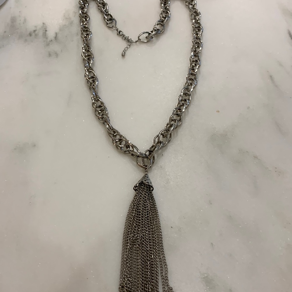 Long silver tone necklace!!Very nice,chunky like new